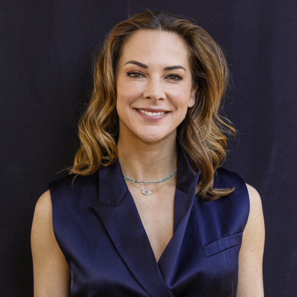 Membre du Jury Documentaires, Mélissa Theuriau en photocall pour CanneSeries Saison 6 sur la plage du Mariott à Cannes, France, le 18 avril 2023. © Denis Guignebourg/BestImage 