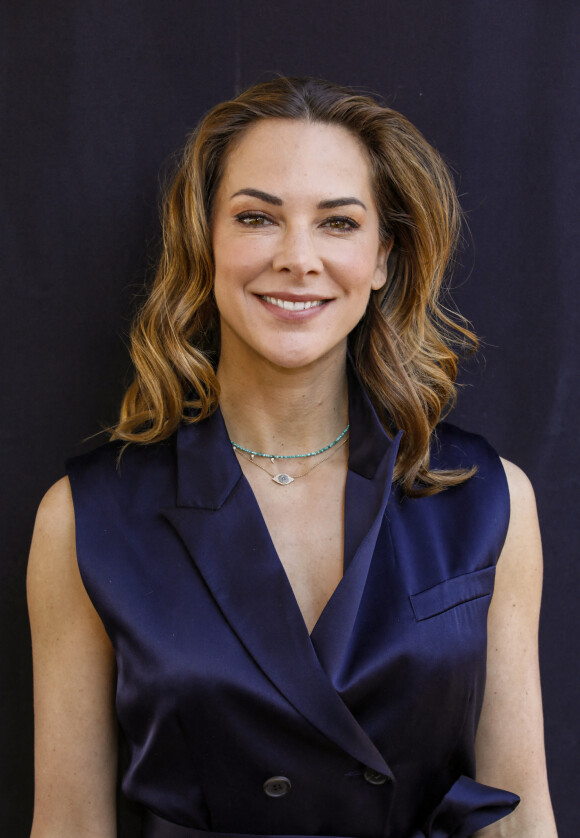 Membre du Jury Documentaires, Mélissa Theuriau en photocall pour CanneSeries Saison 6 sur la plage du Mariott à Cannes, France, le 18 avril 2023. © Denis Guignebourg/BestImage 