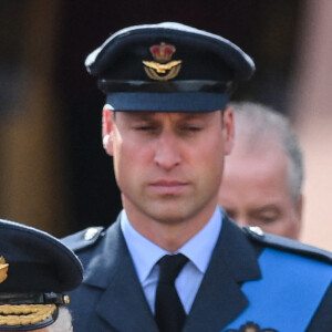 Le roi Charles III d'Angleterre, et le prince William, prince de Galles - Procession cérémonielle du cercueil de la reine Elisabeth II du palais de Buckingham à Westminster Hall à Londres, Royaume Uni, le 14 septembre 2022. 