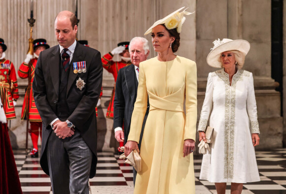 Le prince William, duc de Cambridge, et Catherine (Kate) Middleton, duchesse de Cambridge, Le prince Charles, prince de Galles, et Camilla Parker Bowles, duchesse de Cornouailles - - Les membres de la famille royale et les invités lors de la messe célébrée à la cathédrale Saint-Paul de Londres, dans le cadre du jubilé de platine (70 ans de règne) de la reine Elisabeth II d'Angleterre. Londres, le 3 juin 2022. 