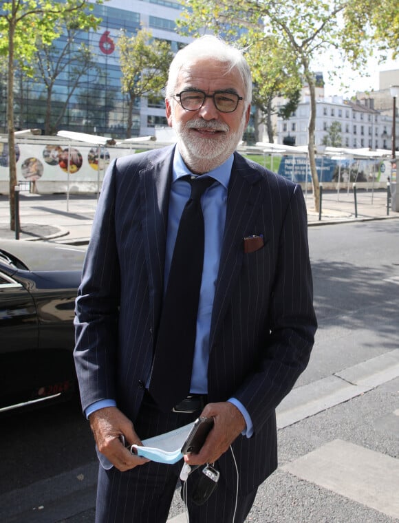 Exclusif - Pascal Praud à la sortie des studios RTL à Neuilly-sur-Seine le 21 septembre 2020.