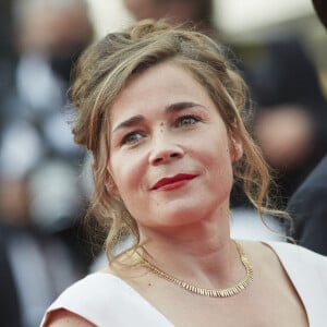 "La déclaration de Mme Blanche Gardin publiée sur les réseaux sociaux contient des commentaires faux et inexacts à propos d'Amazon"
Blanche Gardin - Montée des marches du film " France " lors du 74ème Festival International du Film de Cannes. Le 15 juillet 2021 © Borde-Jacovides-Moreau / Bestimage 