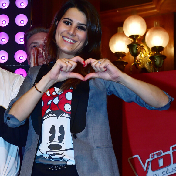 Karine Ferri - Les 12 finalistes de 'The Voice' saison 4 chantent pour l'association "Tout Le Monde Chante Contre Le Cancer" pour les enfants malades à Disneyland Paris le 29 mars 2015.