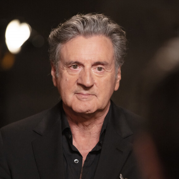 Daniel Auteuil sort un nouvel album
Exclusif - Daniel Auteuil - Enregistrement de l'émission "Olympiascope" présentée par B.Montiel sur Olympia TV (chaine du groupe Canal+) © Jack Tribeca / Bestimage 