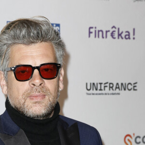 "Mon ami. Mon grand frère. Mon professeur de chanson. Tu vas me manquer atrocement, génie. Je t'aime", écrit Benjamin Biolay sur son compte Instagram
 
Benjamin Biolay au photocall de la 28ème Cérémonie des Lumières de la presse internationale au Forum des Images à Paris le 16 janvier 2023. © Marc Ausset-Lacroix / Pierre Perusseau / Bestimage