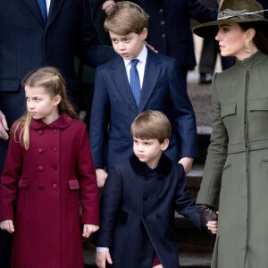 Catherine (Kate) Middleton, princesse de Galles, le prince George de Galles, la princesse Charlotte de Galles, le prince Louis de Galles - La famille royale d'Angleterre assiste au service religieux de Noël à l'église St Mary Magdalene à Sandringham, Norfolk, Royaume Uni, le 25 décembre 2022. 