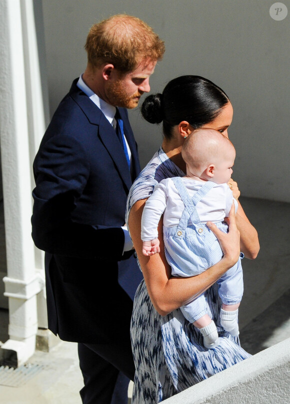 Photo : Et les parents de deux enfants ont eu la jolie surprise de recevoir  un cadeau pour leur petit garçon. Le prince Harry, duc de Sussex et Meghan  Markle, duchesse de
