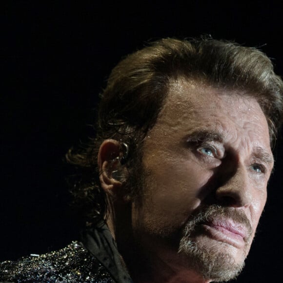"J'ai été élevée dans le mythe de Johnny, je connais toutes ses vieilles chansons par coeur", révèle la brocanteuse d'Affaire conclue à travers ses pages.
Exclusif - Johnny Hallyday en concert au POPB de Bercy à Paris - Jour 3 de la tournée "Born Rocker Tour". Le 16 juin 2013.