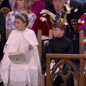 La princesse Charlotte arbore pour la première fois une tiare, copie conforme de sa maman Kate Middleton, lors du couronnement historique de Charles III ce samedi 6 mai 2023 en l'Abbaye Westminster à Londres