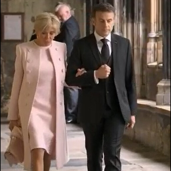 Emmanuel Macron et sa femme Brigitte au couronnement de Charles III. @ France 2