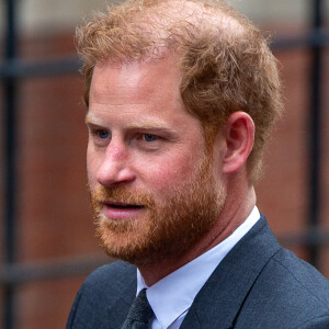 Le grand jour arrive.
Le prince Harry, duc de Sussex, à la sortie du procès contre l'éditeur du journal "Daily Mail" à Londres © Tayfun Salci/Zuma Press/Bestimage