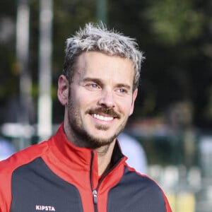 M. Pokora a confié à "La Voix du Nord" qu'il aimait passer du temps en France avec sa famille.
M. Pokora lors du match de football caritatif au profit de l'association "e-Enfance" au stade Emile Anthoine à Paris le 28 septembre 2022. 