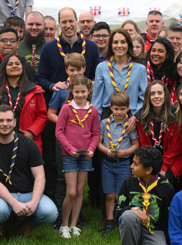 Le prince William, prince de Galles, et Catherine (Kate) Middleton, princesse de Galles, et leurs enfants, participent à la journée du bénévolat "Big Help Out" à Slough, la journée du bénévolat "Big Help Out" le 8 mai 2023.