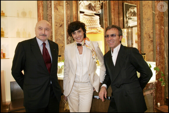 Rétro - Décès de l'avocat Georges Kiejman, Inès De La Fressange et Olivier Echaudemaison à l'inauguration de la nouvelle boutique Guerlain à Paris