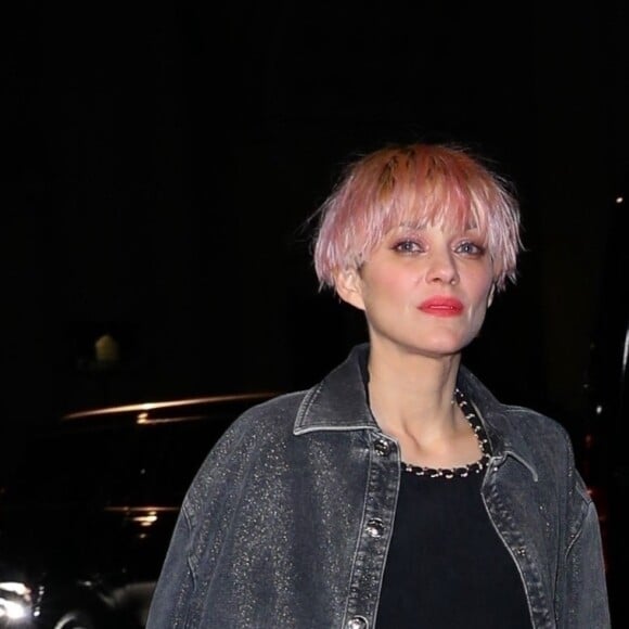 En très bonne compagnie, Marion Cotillard a pu montrer ses talents de danseuse et a ambiancé la soirée !
Exclusif - Marion Cotillard - Les célébrités arrivent à l'after party Michaela Coe du "MET Gala 2023" à la discothèque Loosie's Nightclub à New York City, New York, Etats-Unis, le 1er mai 2023. 