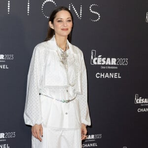 Partageant un moment de folie avec l'héritière aux platines, Marion Cotillard se déhanche comme une folle sur la piste de danse.
Marion Cotillard - Photocall de la soirée des révélations des Cesar 2023 au Trianon à Paris le 16 janvier 2023. © Olivier Borde/Bestimage 