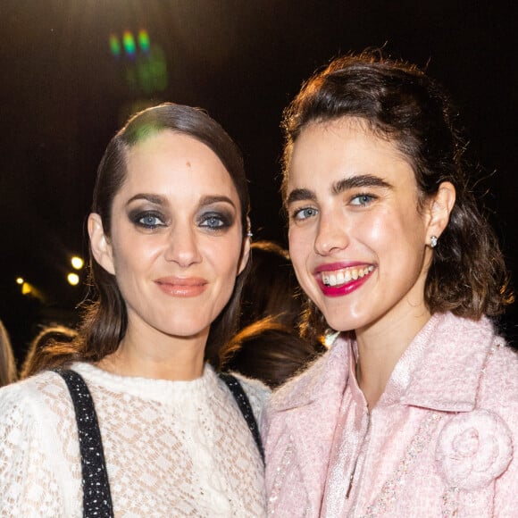 Marion Cotillard et Margaret Qualley - Front Raw et After Show du défilé Chanel Collection Croisière 2024 au Paramount Studios à Los Angeles le 9 mai 2023. © Olivier Borde/Bestimage 