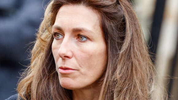 "Je ne porte jamais de soutien-gorge" : Une journaliste bien connue réagit à la polémique autour d'Anne-Claire Coudray