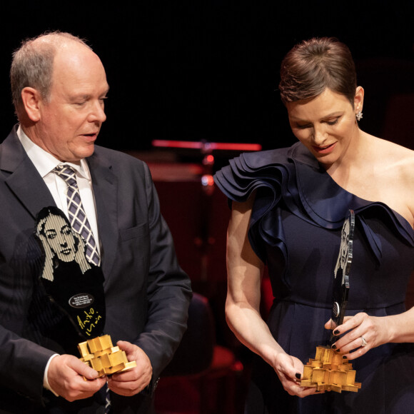 Le prince Albert II de Monaco et la princesse Charlene de Monaco ont reçu cette année un Maria Callas Award - Cérémonie des " Maria Callas " Awards à l'Opéra de Monte-Carlo avec I.Efthimiou, Présidente & Fondatrice du Monaco Gala & Awards. Le Maria Callas Monaco Gala & Awards devient une institution annuelle à Monaco destinée à célébrer l'art et l'opéra ainsi qu'à défendre chaque année une nouvelle cause caritative. Le 12 mai 2023 à Monaco. © Olivier Huitel / Pool MOnaco / Bestimage  $