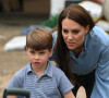 Les images ont été tournées au château de Windsor.
Daniel Leal_72085004 - Le prince William, prince de Galles, et Catherine (Kate) Middleton, princesse de Galles, et leurs enfants, participent à la journée du bénévolat "Big Help Out" à Slough