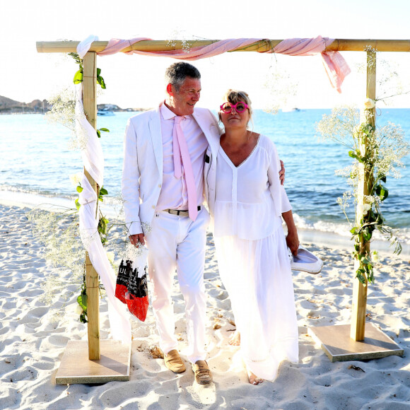 Dans son catamaran baptisé Frou-Frou
Exclusif - Soirée du mariage de Christine Bravo et Stéphane Bachot sur la plage du restaurant Marinella à l'Ile Rousse en Corse le 11 Juin 2022 © Dominique Jacovides / Bestimage
