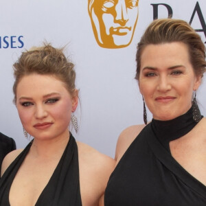 Sa fille Mia avait en effet fait le déplacement car elle est devenue actrice elle aussi.
Dominic Savage, Mia Threapleton, Kate Winslet - Photocall de la cérémonie des BAFTA Television Awards 2023 au Royal Festival Hall à Londres le 14 mai 2023. 