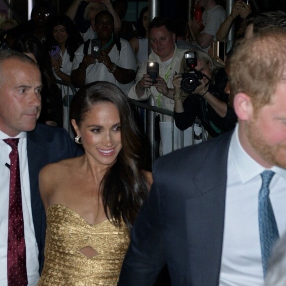 Le prince Harry, duc de Sussex et Meghan Markle, duchesse de Sussex, et sa mère Doria Ragland, à la sortie de la cérémonie des "Women of Vision Awards" au Ziegfeld Theatre à New York, le 16 mai 2023. 