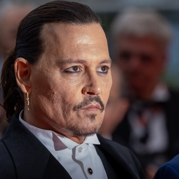 Johnny Depp - Montée des marches du film " Jeanne du Barry " pour la cérémonie d'ouverture du 76ème Festival International du Film de Cannes, au Palais des Festivals à Cannes. Le 16 mai 2023 © Olivier Borde / Bestimage
