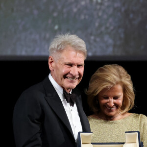 Harrison Ford et Iris Knochbloch - Harrison Ford reçoit une palme d'or d'honneur lors du 76ème Festival International du Film de Cannes, au Palais des Festivals à Cannes. Le 18 mai 2023 © Borde-Jacovides-Moreau / Bestimage