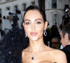 Nabilla, dans une robe Jean Paul Gaultier archive 2020, attire tous les regards sur elle avec une nouvelle tenue étincelante à Cannes