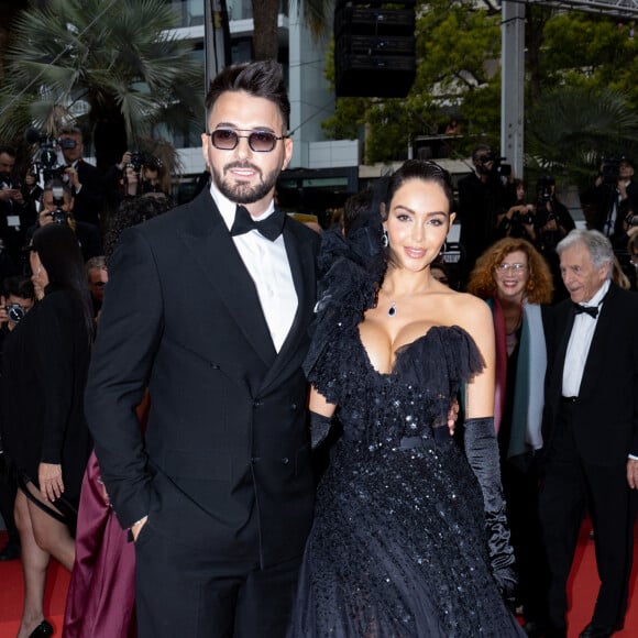 Elle avait révélé avoir attrapé la grippe quelques jours avant le début du Festival de Cannes 2023.
Thomas Vergara et sa femme Nabilla Benattia-Vergara - Montée des marches du film " Killers of the flower moon " lors du 76ème Festival International du Film de Cannes, au Palais des Festivals à Cannes. Le 20 mai 2023 © Jacovides-Moreau / Bestimage 