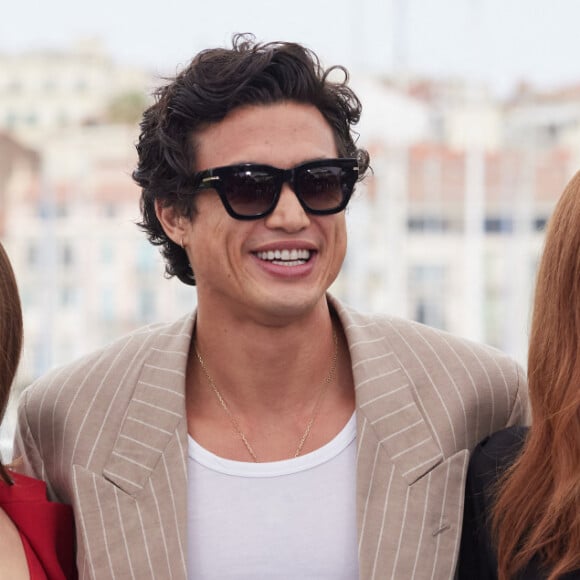 Natalie Portman, Charles Melton, Julianne Moore au photocall de "May December" lors du 76ème Festival International du Film de Cannes, le 21 mai 2023. © Jacovides / Moreau / Bestimage