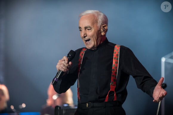 Exclusif - Charles Aznavour en concert à l'Accorhotels Arena (POPB Bercy) à Paris. Le 13 décembre 2017 © Cyril Moreau / Bestimage 