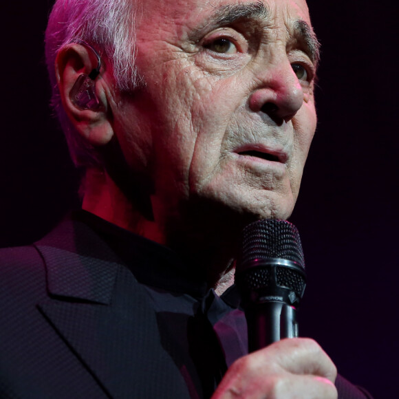 Charles Aznavour - Première représentation de Charles Aznavour au Palais des Sports à Paris le 15 septembre 2015.