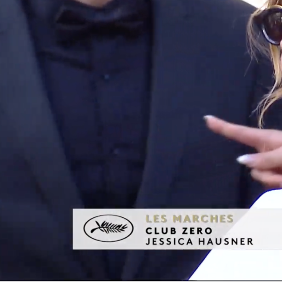 Clotilde Courau sur les marches du Palais des Festivals de Cannes, pour présenter Le Théorème de Marguerite, ce lundi 22 mai 2023