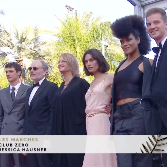 L'équipe du film sur les marches du Palais des Festivals de Cannes, pour présenter Le Théorème de Marguerite, ce lundi 22 mai 2023