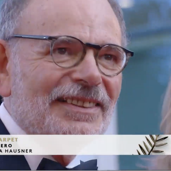 Jean-Pierre Darroussin et sa femme Anne Novion, réalisatrice du film Le Théorème de Marguerite, sur les marches du Palais des Festivals de Cannes, pour présenter Le Théorème de Marguerite, ce lundi 22 mai 2023