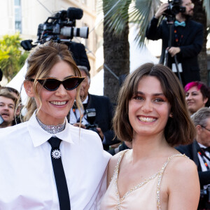 Clotilde Courau, Ella Rumpf - Montée des marches du film " Club Zéro " lors du 76ème Festival International du Film de Cannes, au Palais des Festivals à Cannes. Le 22 mai 2023 © Jacovides-Moreau / Bestimage