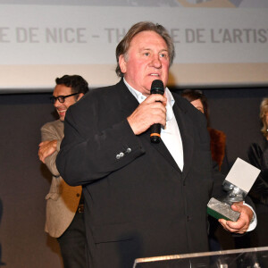 Gérard Depardieu, entourés par les membres du Jury, lors de la soirée de clôture de la 3eme édition du Festival Cinéroman à Nice, le 24 octobre 2021. © Bruno Bebert / Bestimage