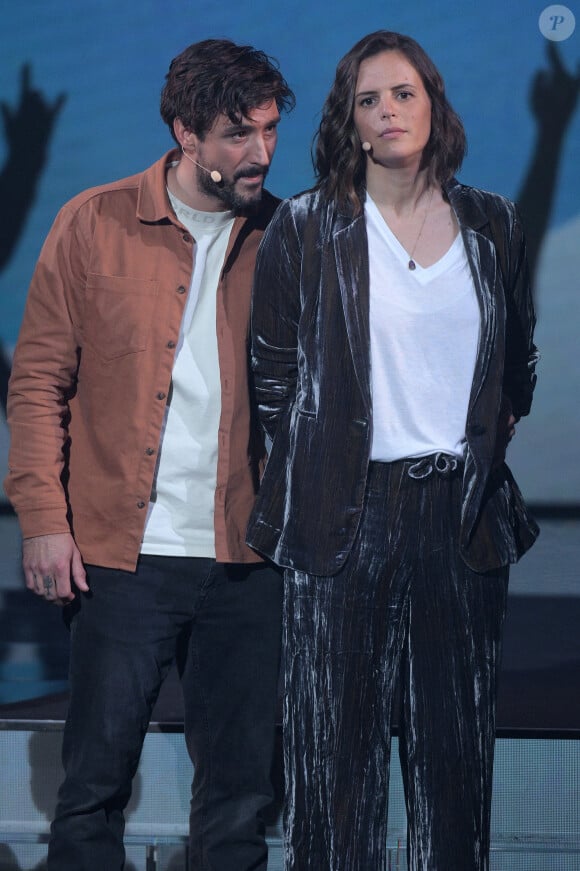 Sur Instagram, la femme de Jérémy Frérot a publié une adorable photo de Lou et son petit frère
 
Exclusif - Jérémy Frérot, Laure Manaudou - Surprises - Enregistrement de l'émission "La Chanson secrète 11" à Paris. © Cyril Moreau / Bestimage