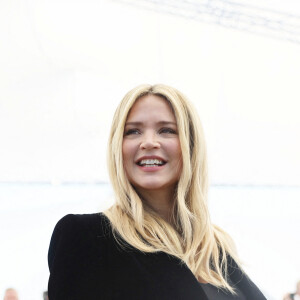Virginie Efira (enceinte) au photocall de "L'amour et les forêts (just the two of us)" lors du 76ème Festival International du Film de Cannes, le 24 mai 2023. © Moreau/Jacovides/Bestimage 