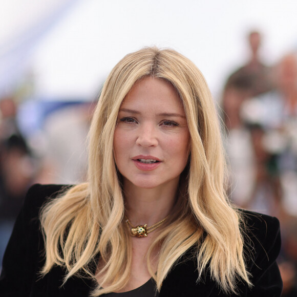 Virginie Efira (enceinte) au photocall de "L'amour et les forêts (just the two of us)" lors du 76ème Festival International du Film de Cannes, le 24 mai 2023. © Moreau/Jacovides/Bestimage 