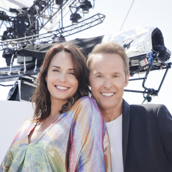 Mais récemment, c'est sans sa monture qu'il s'est dévoilé
Exclusif - Julia Vignali et Damien Thévenot en marge de l"émission Télématin lors du 76ème Festival International du Film de Cannes, France, le 23 mai 2023. © Jack Tribeca/Bestimage 