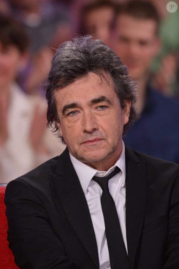 Jean-Louis Murat sur le plateau de l'émission Vivement dimanche en 2013