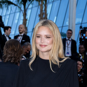 Virginie Efira (enceinte) - Montée des marches du film " L'été dernier " lors du 76ème Festival International du Film de Cannes, au Palais des Festivals à Cannes. Le 25 mai 2023 © Olivier Borde / Bestimage 