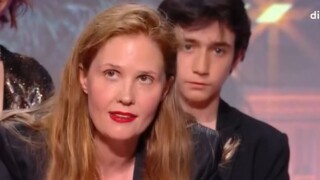 VIDEO Justine Triet décroche la Palme d'or à Cannes : remerciements et coup de gueule, son discours très animé