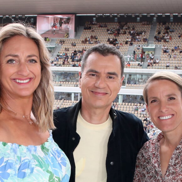 Mary Pierce, Laurent Luyat et Justine Henin sur le plateau de France Télévision - Internationaux de France de Tennis de Roland Garros 2022 - Jour 1 à Paris le 22 Mai 2022. Bertrand Rindoff/Bestimage 