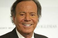 Julio Iglesias atteint d'Alzheimer et en fauteuil roulant ? Le chanteur sort de ses gonds pour rétablie la vérité