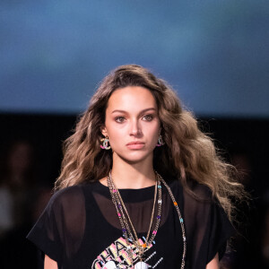 Jenaye Noah - Défilé Chanel Cruise show 2024 au Paramount Studios à Los Angeles le 9 mai 2023. © Olivier Borde / Bestimage