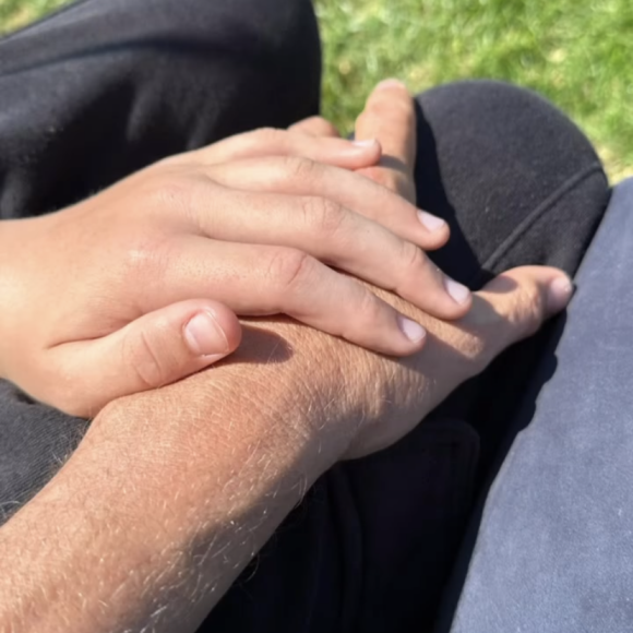 Et l'a fait partager avec ses abonnés, sans montrer le visage de Marcel.